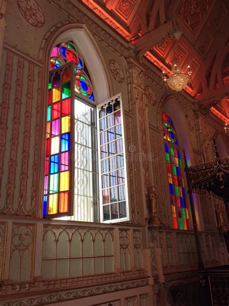 Las Ventanas En La Iglesia Foto De Archivo Imagen De Fondo