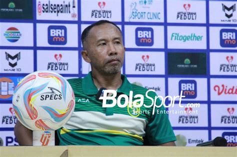 Soroti Set Piece Uston Nawawi Beberkan Penyebab Persebaya Gagal Menang