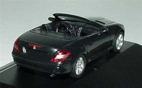 Mercedes Benz Slk R Obsidianschwarz Met Werbemodell Herpa