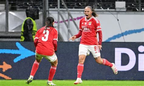 Benfica empata na Champions após penálti defendido por Lena Pauels