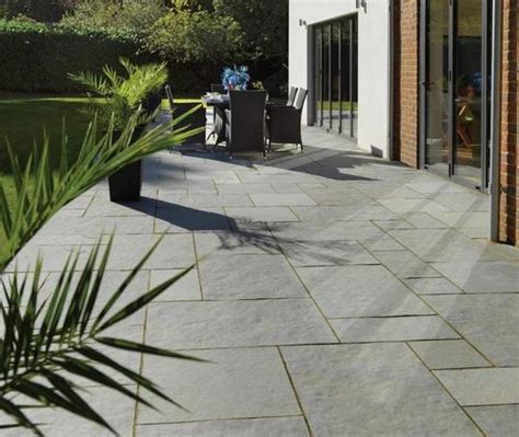 Gray Matte Granite Paving Flagstones For Flooring Thickness 20 Mm At