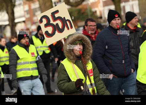 Demonstration Von Mitarbeitern Und Mitarbeiterinnen Der Hamburger