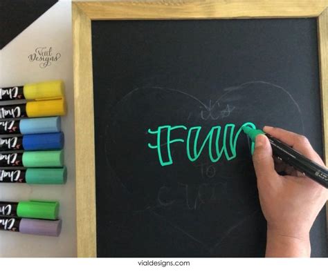 EASY DIY CHALKBOARD LETTERING SIGN - Vial Designs