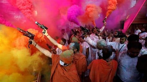 Holi 2023 LIVE: May colours of joy, enthusiasm always shower in your ...