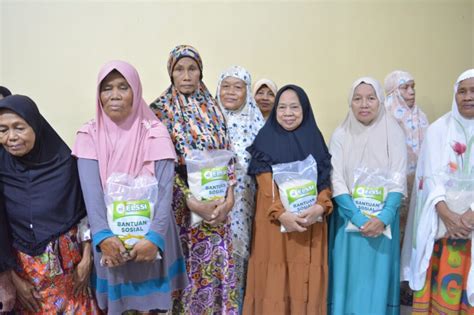 Berkah Berbagi Pendistribusian Paket Beras Dan Mushaf Al Qur An Oleh