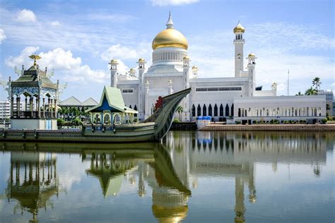 stunning brunei omar ali saifuddien mosque wallpaper