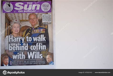 Sun Newspaper Royal Family Front Page – Stock Editorial Photo ...