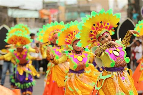 7 Best FESTIVALS IN SORSOGON (Butanding, Pili & More) - Jon to the ...