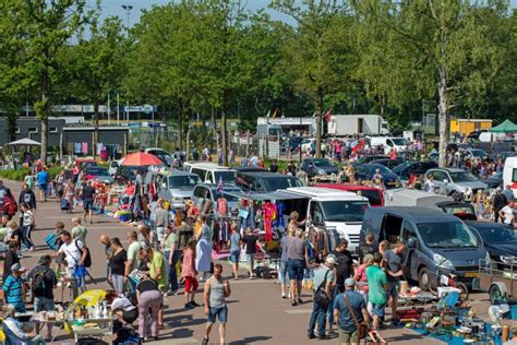 Impressie Vlooienmarkt Juni Bakkeveen Nl