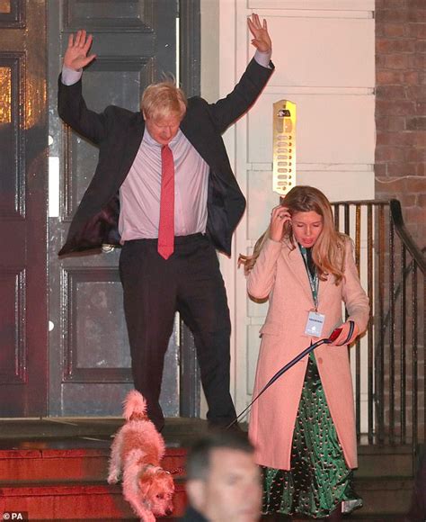 Boris Johnsons Pregnant Fiancée Carrie Symonds Was ‘distraught And