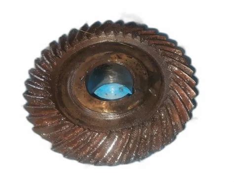 Round Light Vehicle Cast Iron Helical Gear For Automobile Industry At