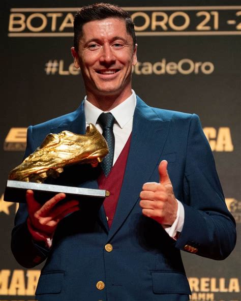 Robert Lewandowski recibió su segunda Bota de Oro