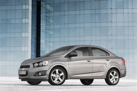 Gm Novidades Novas Imagens Do Novo Chevrolet Aveo Sedan Europeu São