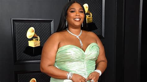 Lizzo Celebrated Taurus Season By Posting An Unedited Naked Pic Glamour