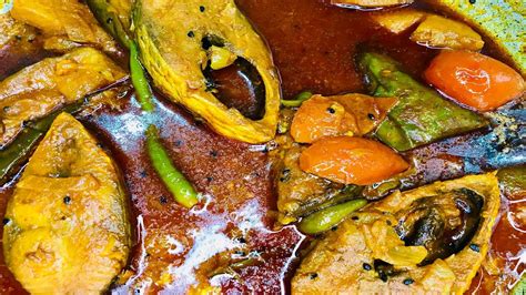 Alu Begun Diye Ilish Macher Jhol Hilsa Fish Curry With Eggplant