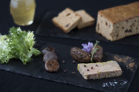 Recette de Foie gras mi cuit chutney de figues au miel pain d épices