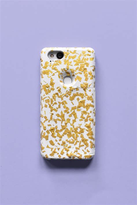 DIY Gold Flecked Phone Case | Common Sparrows