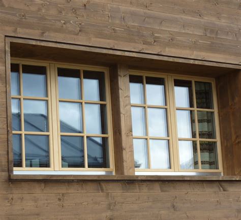 Fenster Mit Sprossen Arpagaus Holzbau Fenster Cumbel