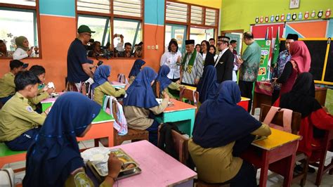 Mendikdasmen Tinjau Ujicoba Makan Bergizi Gratis Di Sekolah Kulonprogo