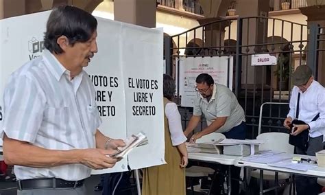 Veracruz Ciudadanos Hacen Largas Filas Para Votar