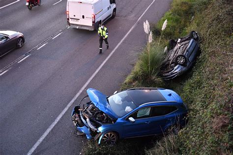 Atasco en la entrada a A Coruña desde la AP 9 por un accidente en