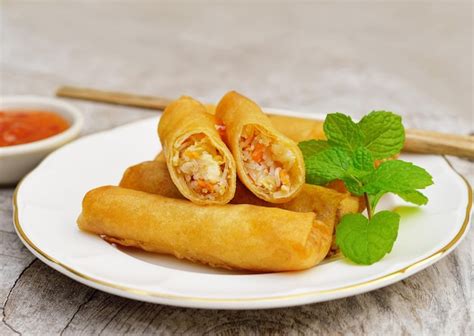 Rolinhos Primavera Tradicional Chinesa Frita Comida No Prato Na Mesa De