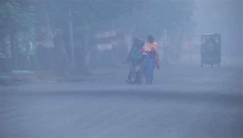 Dense Fog Grips North India Cold Wave Continues In Delhi Uttar Pradesh India News Zee News