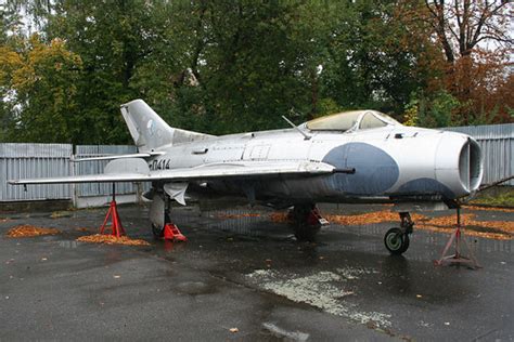 Mikoyan MiG 19S Farmer C 0414 Msn 150414 On Display Out Flickr