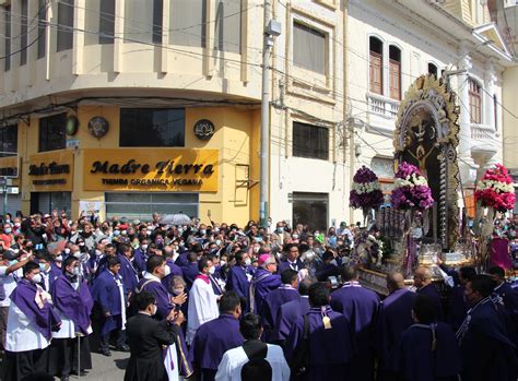 Profunda devoción y fervor así se vive la procesión del Señor de los