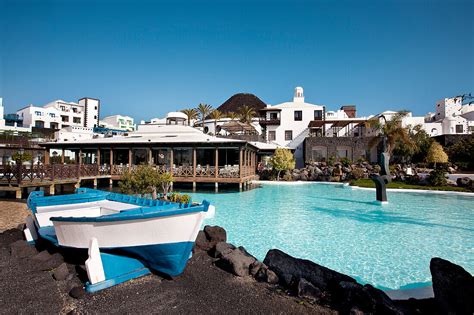 Hotel volcan, Marina Rubicon, Playa … – License image – 70512642 lookphotos