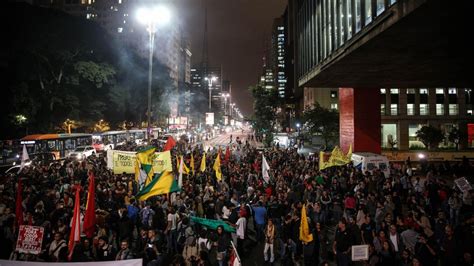 Miles De Brasileños Salieron A Las Calles Para Exigir La Renuncia De