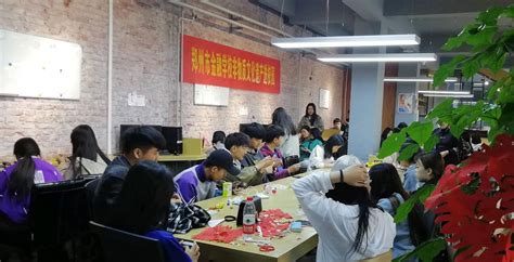 盘点郑州市重视传统文化剪纸进校园走过的学校剪纸非遗校园新浪新闻