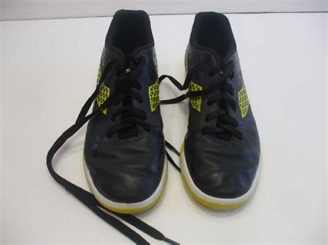 Diadorra Boys Size 5 Indoor Soccer Shoes Black Leather Yellow Soles 10 Inches long