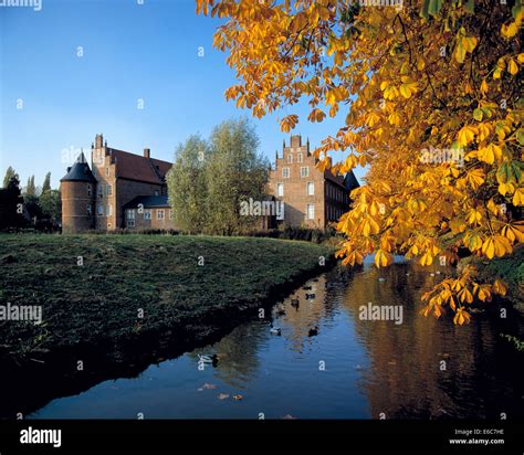 Wasserschloss Herten Ruhrgebiet Nordrhein Westfalen Im Schloss