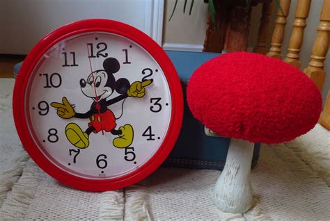 Mickey Mouse Lorus Quartz Wall Clock Vintage Walt Disney Mickey Clock