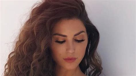 Yolanthe Cabau Showt Killebody In Pikante Fotoshoot Op Ibiza GvH