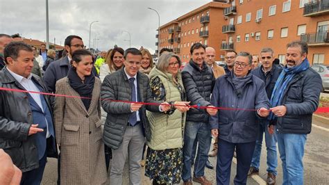 Ramírez y Gallardo inauguran la travesía de la carretera de La Fuente