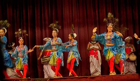 Kandyan Dancers In Sri Lanka Kandy Cultural Show Kandy Sri Lanka