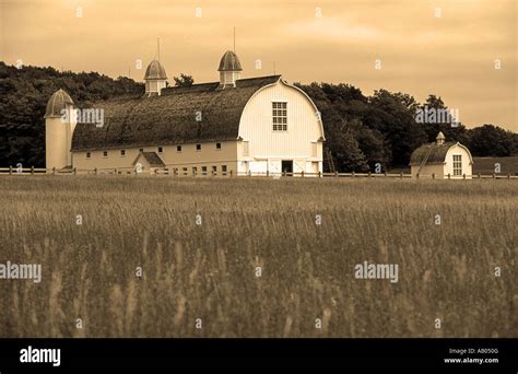 Vintage Barn Sepia Toned Stock Photo Alamy