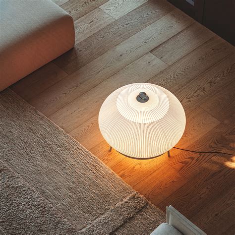 L Mpara Suelo Knit De Vibia Dise O Moderno Para Iluminaci N Interior