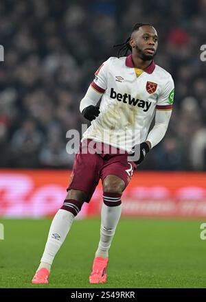 Aaron Wan Bissaka Of West Ham United Crosses The Ball During The