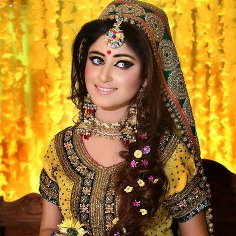 Trends Of Bridal Mehndi Makeup For Summer Season