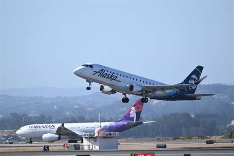 Alaska Airlines is buying Hawaiian Airlines for $1.9 Billion - The ...