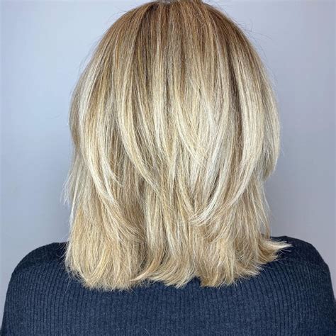 14 Layered Haircuts For Medium Hair : Perfect for Any Occasion – The FSHN