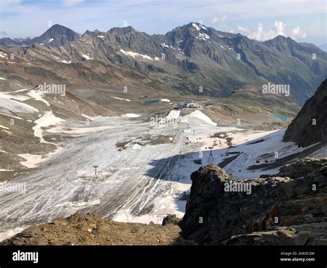 Stubaier Gletscher Im Sommer Schneedecke Gletscherzunge