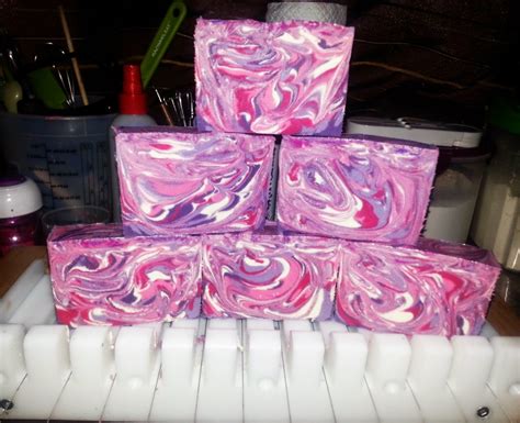 INNER EARTH SOAPS: Beautiful soap designs from my soap students!