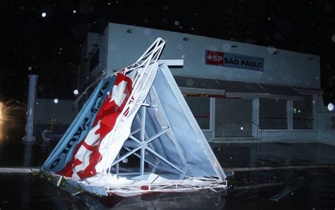 FOTOS Temporal arrasta mulher e causa destruição em Ourinhos fotos