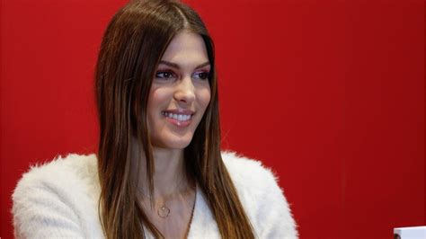 Femme Actuelle Iris Mittenaere Change De T Te Et Joue Les Pinup Sexy