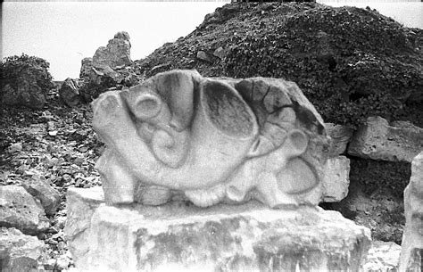 Stone sculpture, Portland Bill, Dorset. : r/pics