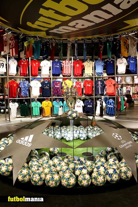 Camisetas de equipos de fútbol | Football shop, Soccer store, Soccer shop